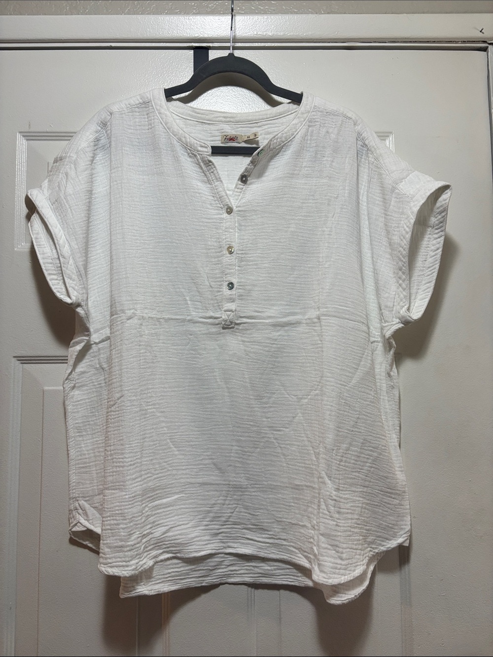 Faherty White Textured Short Sleeve Henley Button-Front Top